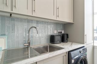Johnstone 3BR Spacious flat with free Parking - 2