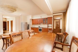 Royal Opera 3BR City Center - 8