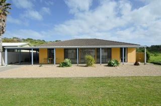 35 Hewett Rd - Beach-Side Family Getaway - 9