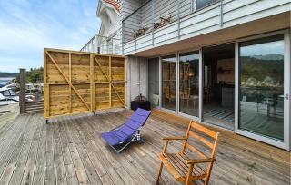 5 Bedroom Lovely Home In Urangsvåg - 2