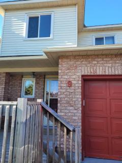 Prime Location & Cozy Rooms at the heart of Kanata, Ottawa - 4