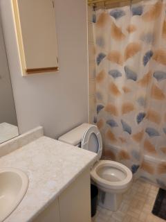 Prime Location & Cozy Rooms at the heart of Kanata, Ottawa - 1