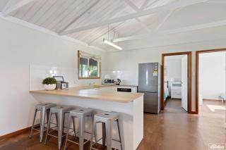 Beach Cottage - One Street to Beach Recently Renovated Holiday Home - 4