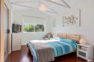 Beach Cottage - One Street to Beach Recently Renovated Holiday Home - 2