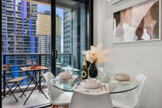 Elegant Central 2BR CBD Apt Free Tram with Pool - 1
