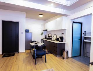 Cozy Stylish Apartment with King Bed and Wi-Fi - 9