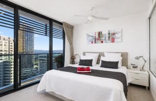 Oracle Beachfront Apartments Broadbeach - 3