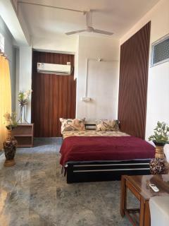 AJ Inn, Spacious and stylish 2bhk - 7