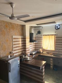 AJ Inn, Spacious and stylish 2bhk - 6