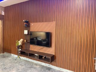AJ Inn, Spacious and stylish 2bhk - 5