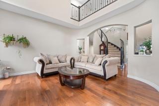 Elizabeths Oasis Luxury Retreat in West Edmonton - 3