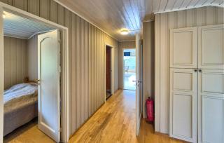 3 Bedroom Lovely Home In Fister - 1