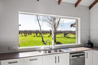 Fermoy Lodge - Wine Country Haven with Vineyard Vista - 2