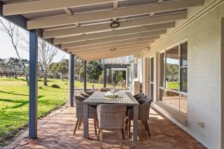 Fermoy Lodge - Wine Country Haven with Vineyard Vista - 1