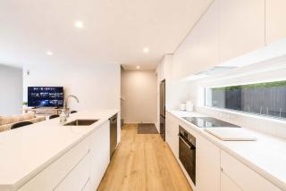 Modern Two Storey Stay with Private Patio - 2