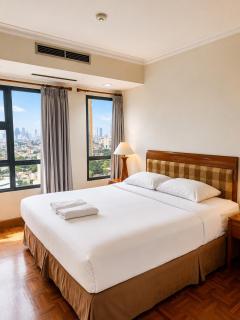 Grand Tropic Suites Hotel - 3