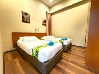 Top Floor, Mountain, Sunrise & Bee farm view , Hilltop Hotel Apartment In Cameron Highlands - 2