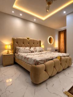 Apartment in Bahria Town - 0