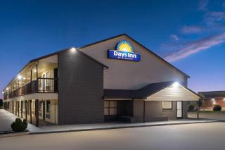 Days Inn by Wyndham Pratt - 6