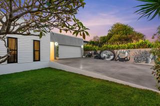 Luxury Modern 4 BR Pet Friendly Family Beach Home - 7
