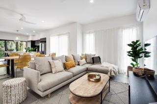 Luxury Modern 4 BR Pet Friendly Family Beach Home - 6