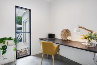 Luxury Modern 4 BR Pet Friendly Family Beach Home - 4