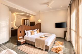 ELIVAAS Signature Raj Villas Pet-Friendly Hotel Suite with Pvt Pool & Aravalli Hill Views - 8
