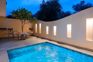 Raj Suites by ELIVAAS Signature - 1