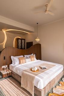 ELIVAAS Signature Raj Villas Pet-Friendly Hotel Suite with Pvt Pool & Aravalli Hill Views - 7