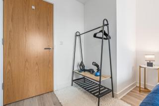 1Bedroom Morden Apartment Coventry - 6