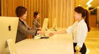 Echeng Hotel Qinzhou Bay Plaza East High-speed Railway Station - 1
