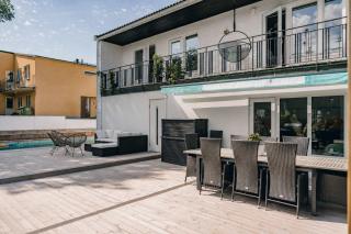 Luxury Family Villa Private Pool & Outdoor - 3