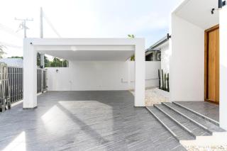 Hua Hin Pai Mai Pool Villa 4BR - 4