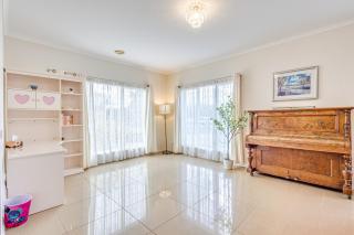 StayAU Family Home Comfort in Caroline Springs - 4