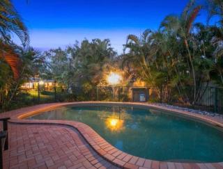 Stunning Sea Facing Bayside House with Pool - 2