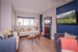 Morland Contemporary Lakeland Home by LetMeStay - 4