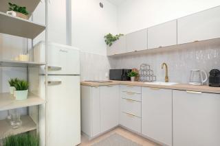 Stylish Apartment Near the Old Market Square, Pet Friendly by Noclegi Renters - 8