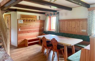 3 Bedroom Amazing Apartment In Aich - 8