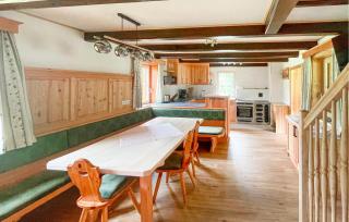 3 Bedroom Amazing Apartment In Aich - 7