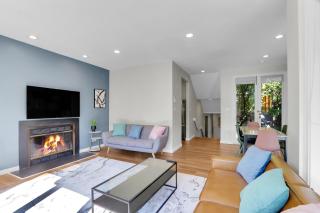 Walk to Fred Hutch 2BR Suite with Parking - 7