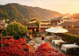 Phoenix Hall Historic Residence with Viral infinity pool rooftop bar Perfect photo spot 堂舍見山百年旧址设计师人文旅居院落 - 3