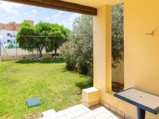 Lively Apartment with Large Pool - 4