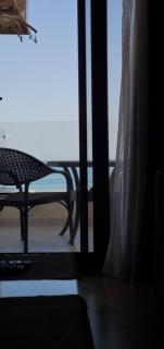 Sea-View Studio with Pool & Beach Access - 2