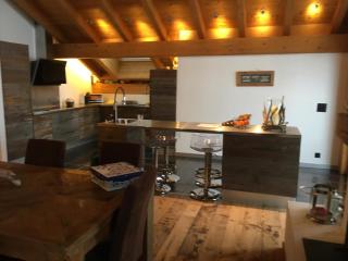 Charming chalet, heart of village - 9