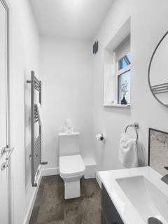 Sleeps 10 4 bed Ripley with Garden & Driveway - 5