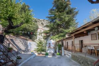 Hillside Hideaway - 2