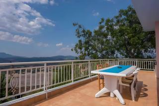 Hillside Hideaway - 3