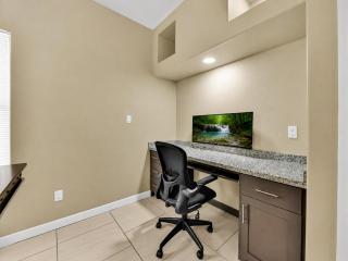 Relax & Enjoy In Our Spacious Townhome Getaway D - 3