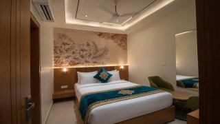 4Everstay By Raas Premium Rooms With Free Parking & Wifi !!! Best Family Hotel In Vrindavan - 7