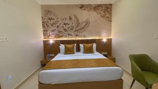 4Everstay By Raas Premium Rooms With Free Parking & Wifi !!! Best Family Hotel In Vrindavan - 4